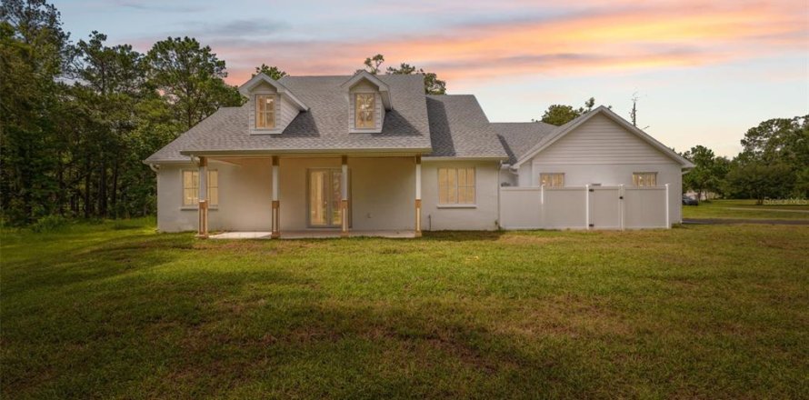 Villa ou maison à Brooksville, Floride 4 chambres, 215.63 m2 № 1790036