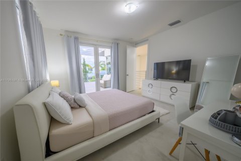 Купить виллу или дом в Дорал, Флорида 5 спален, 336.68м2, № 1867170 - фото 29