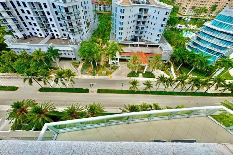 Condo in Aventura, Florida, 2 bedrooms  № 2054022 - photo 19