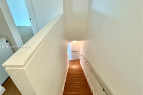 Condo in Aventura, Florida, 2 bedrooms  № 2054022 - photo 10