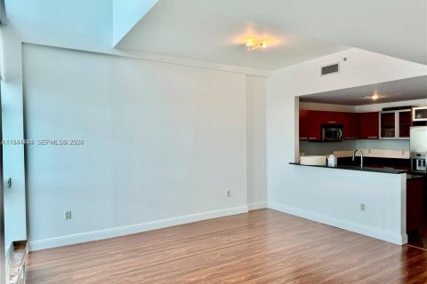 Condo in Aventura, Florida, 2 bedrooms  № 2054022 - photo 8