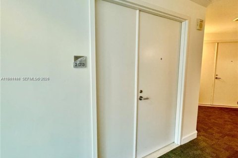 Condo in Aventura, Florida, 2 bedrooms  № 2054022 - photo 3