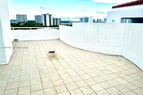 Condo in Aventura, Florida, 2 bedrooms  № 2054022 - photo 17