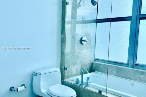 Condo in Aventura, Florida, 2 bedrooms  № 2054022 - photo 14