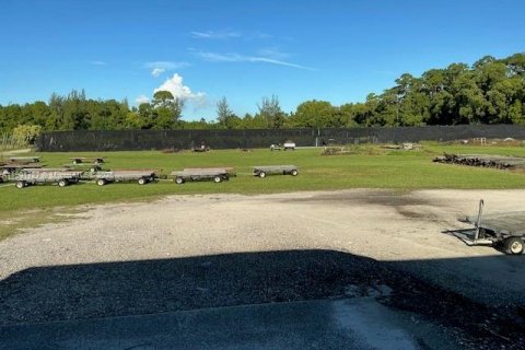 Propiedad comercial en venta en Loxahatchee Groves, Florida № 1964193 - foto 15