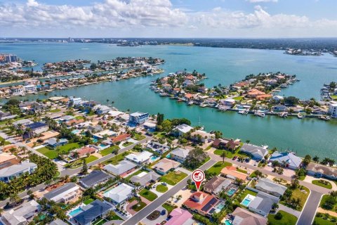 Villa ou maison à louer à Belleair Beach, Floride: 3 chambres, 211.07 m2 № 2403061 - photo 11