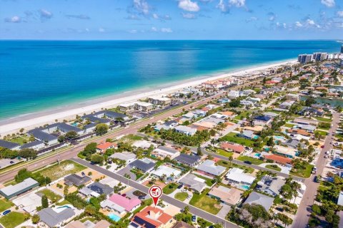 Villa ou maison à louer à Belleair Beach, Floride: 3 chambres, 211.07 m2 № 2403061 - photo 5