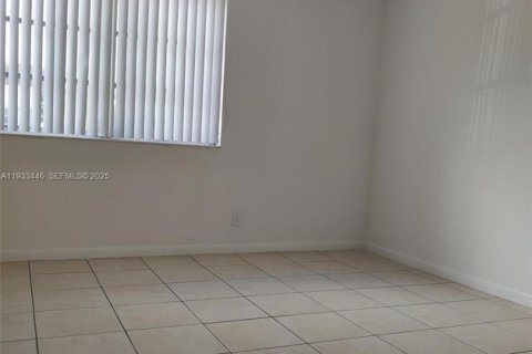 Apartamento en alquiler en Fort Lauderdale, Florida, 1 dormitorio, 9430.79 m2 № 1991298 - foto 10