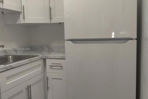 Apartamento en alquiler en Fort Lauderdale, Florida, 1 dormitorio, 9430.79 m2 № 1991298 - foto 6