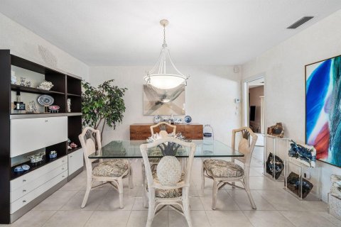 House in Boca Raton, Florida 3 bedrooms, 177.54 sq.m. № 2392814 - photo 12