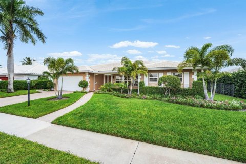 House in Boca Raton, Florida 3 bedrooms, 177.54 sq.m. № 2392814 - photo 4
