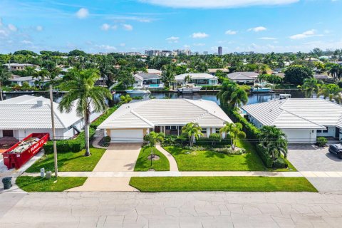House in Boca Raton, Florida 3 bedrooms, 177.54 sq.m. № 2392814 - photo 2