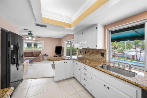 House in Boca Raton, Florida 3 bedrooms, 177.54 sq.m. № 2392814 - photo 16