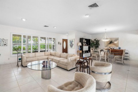 House in Boca Raton, Florida 3 bedrooms, 177.54 sq.m. № 2392814 - photo 10