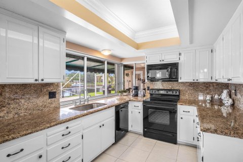 House in Boca Raton, Florida 3 bedrooms, 177.54 sq.m. № 2392814 - photo 14