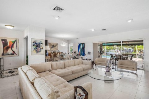 House in Boca Raton, Florida 3 bedrooms, 177.54 sq.m. № 2392814 - photo 11