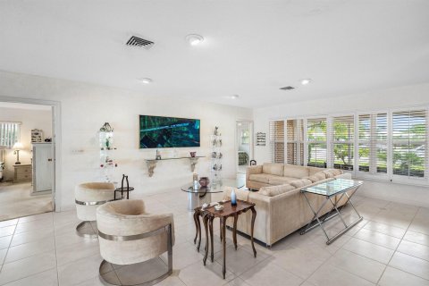House in Boca Raton, Florida 3 bedrooms, 177.54 sq.m. № 2392814 - photo 9