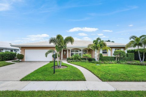 House in Boca Raton, Florida 3 bedrooms, 177.54 sq.m. № 2392814