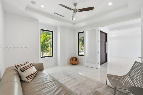 Casa en venta en Cape Coral, Florida, 6 dormitorios № 2051416 - foto 24