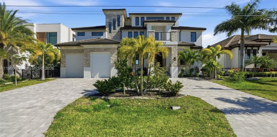 Casa en Cape Coral, Florida 6 dormitorios № 2051416