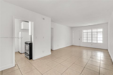 Propiedad comercial en venta en Miami, Florida № 1860725 - foto 17