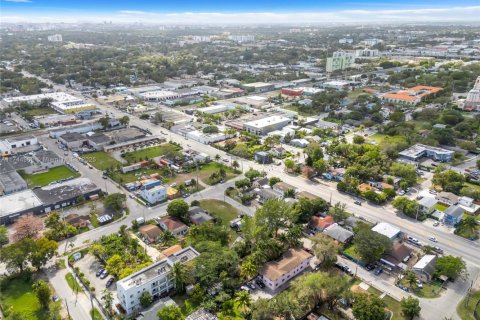 Propiedad comercial en venta en Miami, Florida № 1860725 - foto 27