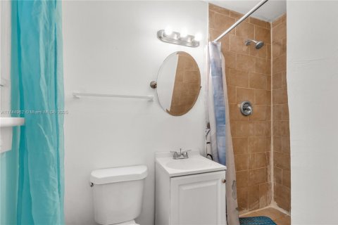 Propiedad comercial en venta en Miami, Florida № 1860725 - foto 15