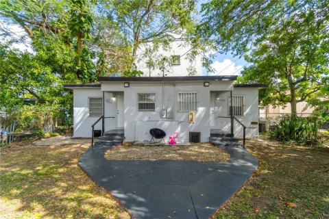 Propiedad comercial en venta en Miami, Florida № 1860725 - foto 6