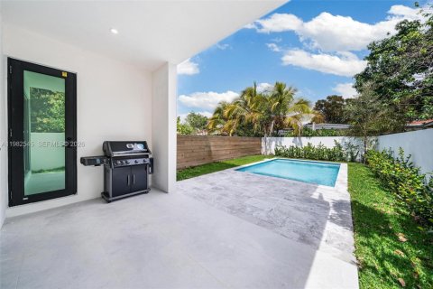 Снять в аренду таунхаус в Майами, Флорида 4 спальни, № 2050122 - фото 16