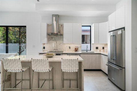 Снять в аренду таунхаус в Майами, Флорида 4 спальни, № 2050122 - фото 10