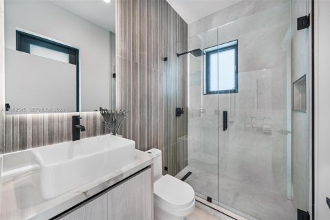 Снять в аренду таунхаус в Майами, Флорида 4 спальни, № 2050122 - фото 13