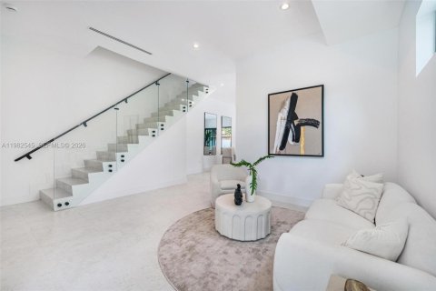 Снять в аренду таунхаус в Майами, Флорида 4 спальни, № 2050122 - фото 5