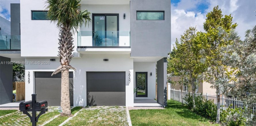 Таунхаус в Майами, Флорида 4 спальни № 2050122