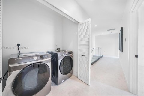 Снять в аренду таунхаус в Майами, Флорида 4 спальни, № 2050122 - фото 28