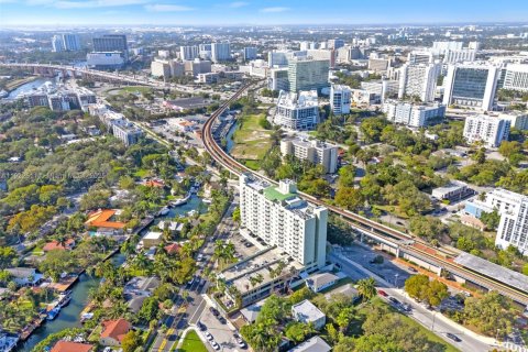 Condo in Miami, Florida, 2 bedrooms  № 1977029 - photo 26