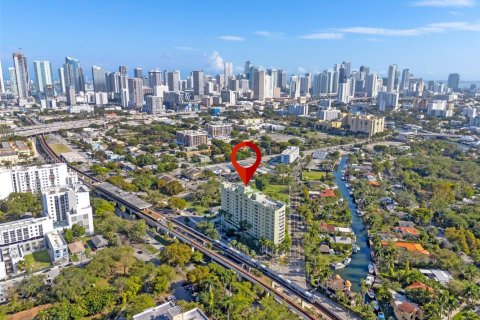 Condo in Miami, Florida, 2 bedrooms  № 1977029 - photo 24