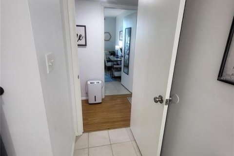 Copropriété à vendre à Clearwater, Floride: 2 chambres, 80.82 m2 № 2125859 - photo 13
