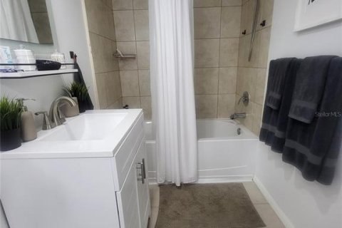 Copropriété à vendre à Clearwater, Floride: 2 chambres, 80.82 m2 № 2125859 - photo 11