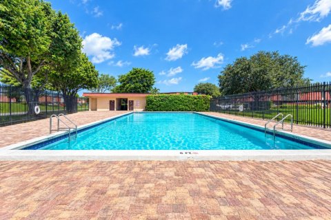 Touwnhouse à vendre à West Palm Beach, Floride: 2 chambres, 113.15 m2 № 2414620 - photo 8