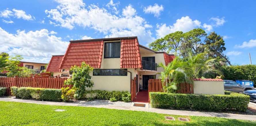 Touwnhouse à West Palm Beach, Floride 2 chambres, 113.15 m2 № 2414620
