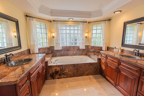 Casa en venta en Port St. Lucie, Florida, 4 dormitorios, 314.85 m2 № 2078296 - foto 17