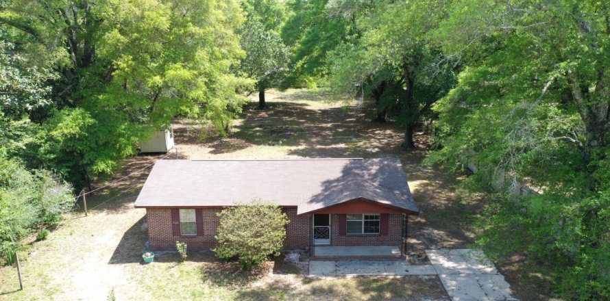 House in De Funiak Springs, Florida 3 bedrooms, 106.28 sq.m. № 558152