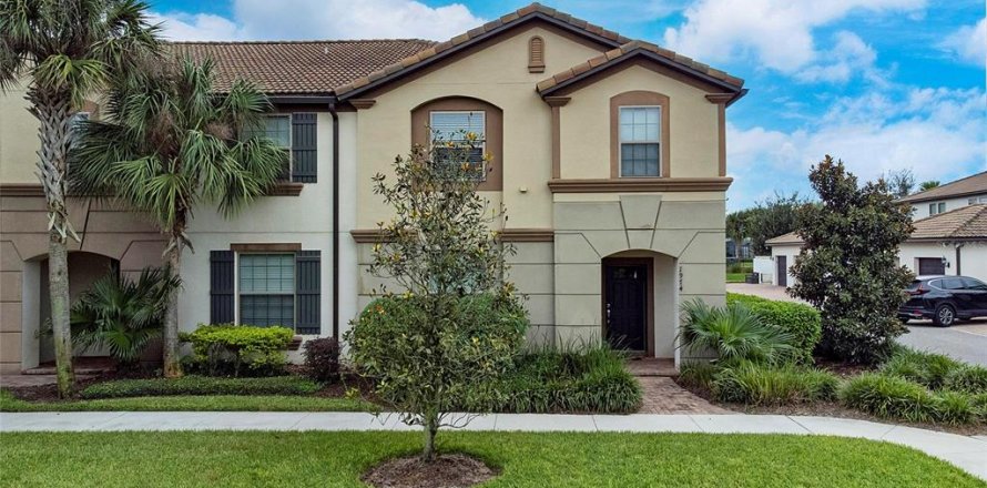 Adosado en Kissimmee, Florida 5 dormitorios, 210.24 m2 № 1815458
