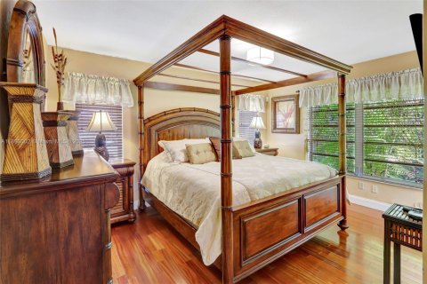House in Palmetto Bay, Florida 4 bedrooms, 148.83 sq.m. № 2244182 - photo 13