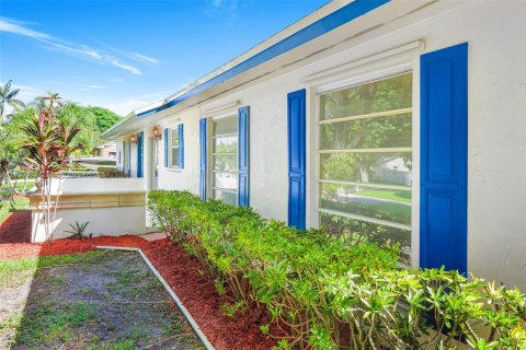 House in Palmetto Bay, Florida 4 bedrooms, 148.83 sq.m. № 2244182 - photo 3