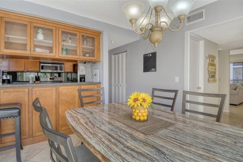 Купить кондоминиум в Сарасота, Флорида 12 комнат, 123.75м2, № 1852514 - фото 12