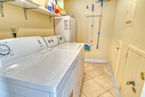 Купить кондоминиум в Сарасота, Флорида 12 комнат, 123.75м2, № 1852514 - фото 29