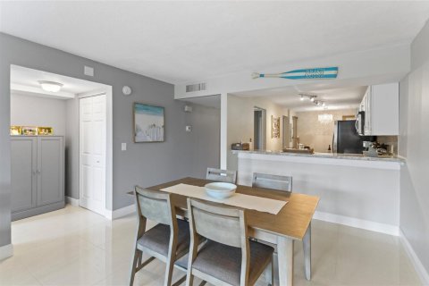 Copropriété à vendre à Boca Raton, Floride: 2 chambres, 104.98 m2 № 2183411 - photo 10