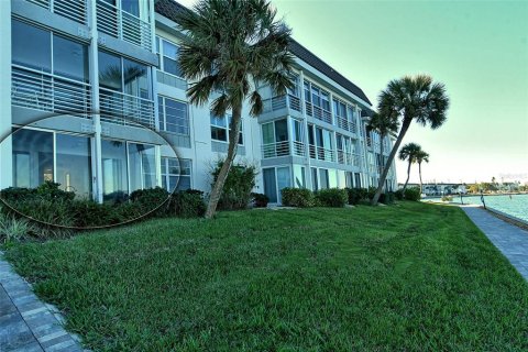 Condo in Longboat Key, Florida, 1 bedroom  № 1548182 - photo 25