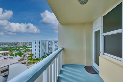 Condo in Pompano Beach, Florida, 2 bedrooms № 2182087 - photo 11